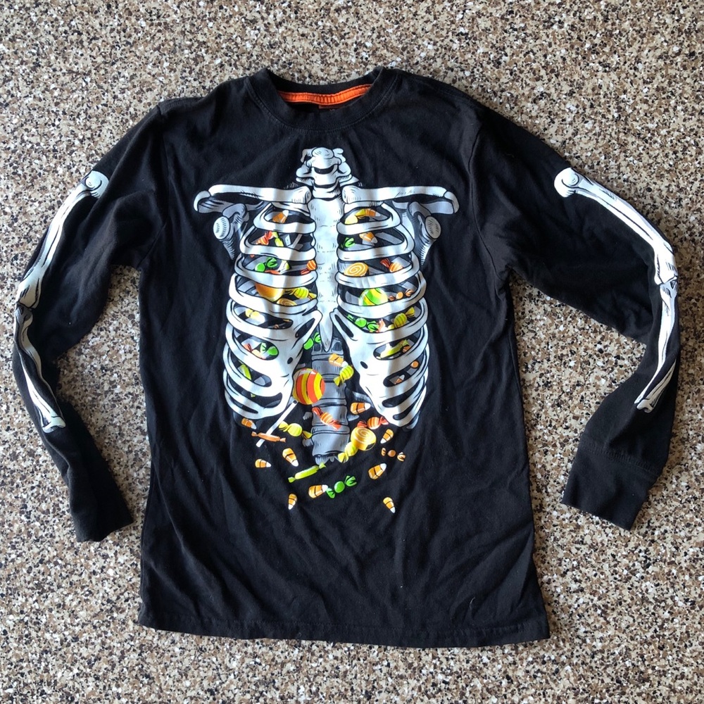 3💵$15 Boys skeleton shirt